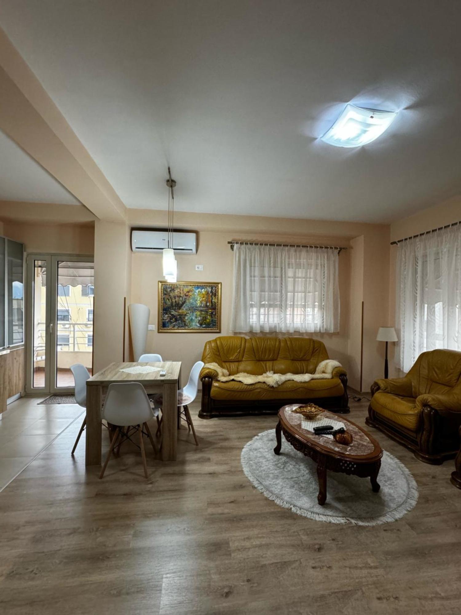 Era'S Apartment Tirana Exterior foto